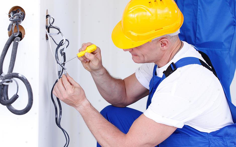électricien de maintenance Paris 4