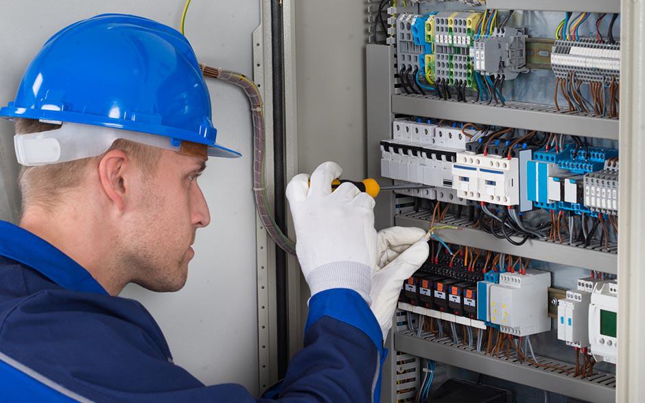 électricien de maintenance Paris 4